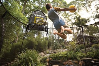 Springfree-Square-Trampoline-Basktetball-hoop