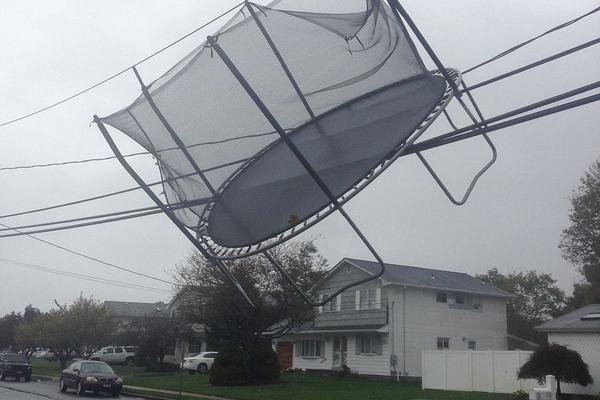 how-to-keep-a-trampoline-from-blowing-away-anchors-tie-downs