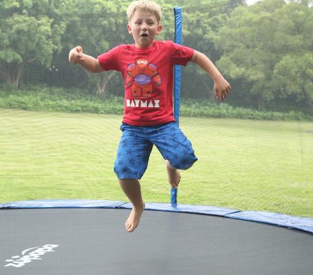 Zupapa-trampoline-review-assembly
