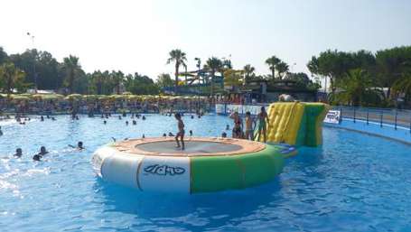 Water-trampoline-for-pool-or-for-lake