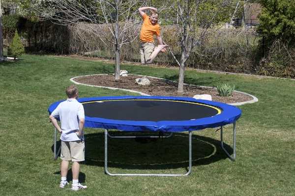 best-trampoline-under-100-200-dollars