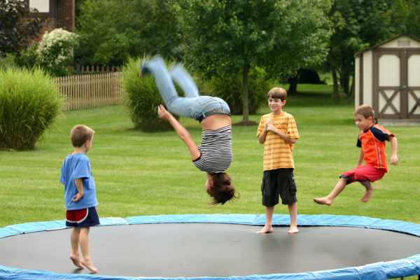 Recommended-Age-For-Trampolines