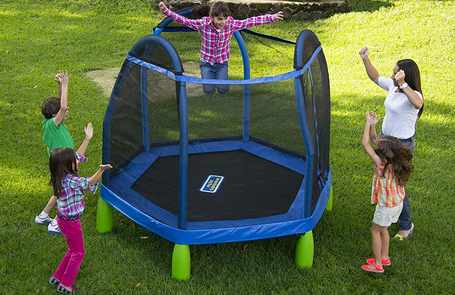 Recommended-trampoline-for-4-year-old