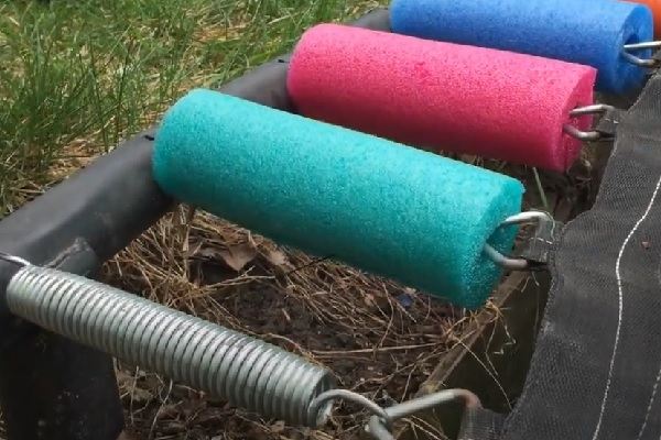 DIY Trampoline Spring cover pool noodle repair. www.DIYeasycrafts.com