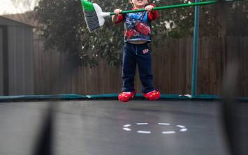 how-to-clean-a-trampoline-pad