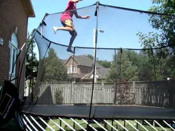 how-to-double-bounce-yourself-on-a-trampoline