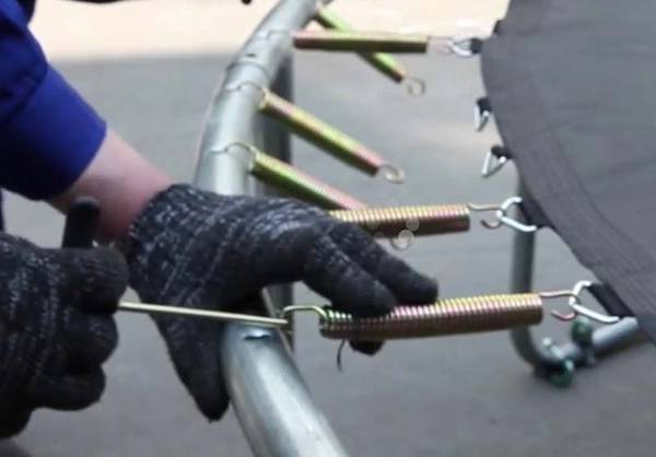How to Take Trampoline Springs off Without Tool 
