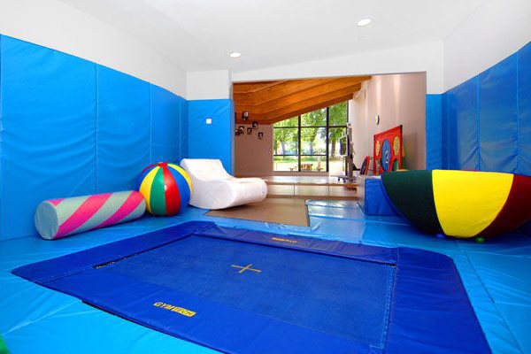 How to Build a Trampoline Room in House (and Low Cost)