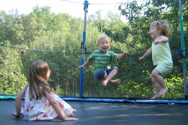 Pros-and-Cons-of-Trampolines