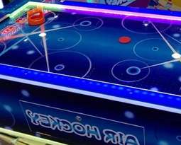 Air-Hockey-Puck-Keeps-Flying-off-the-Table
